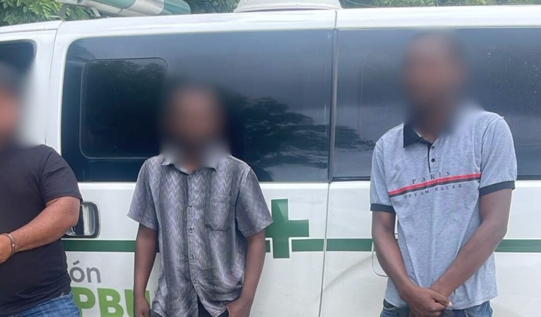 Migración intercepta ambulancia que trasladaba haitianos indocumentados