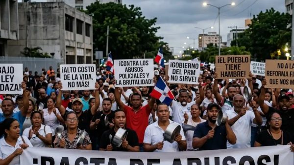Crece descontento social en RD entre protestas y cacerolazos
