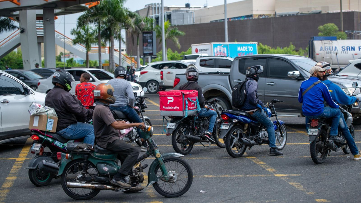 RD registra 604 vehículos y 350 motocicletas por cada mil habitantes